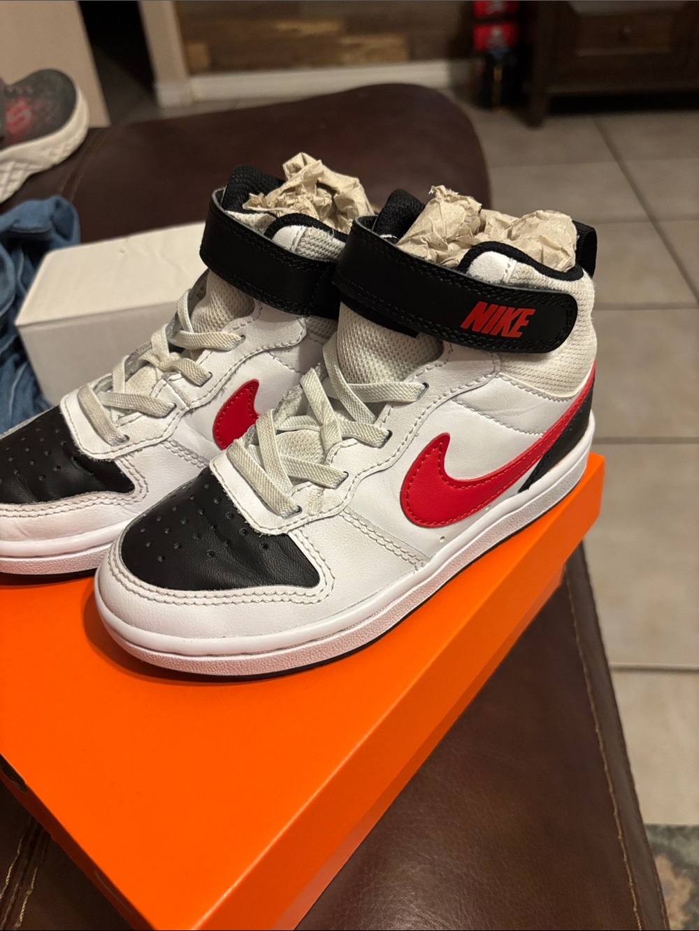 Nike Kids White Black Red High-Top Basketball Sneakers with box